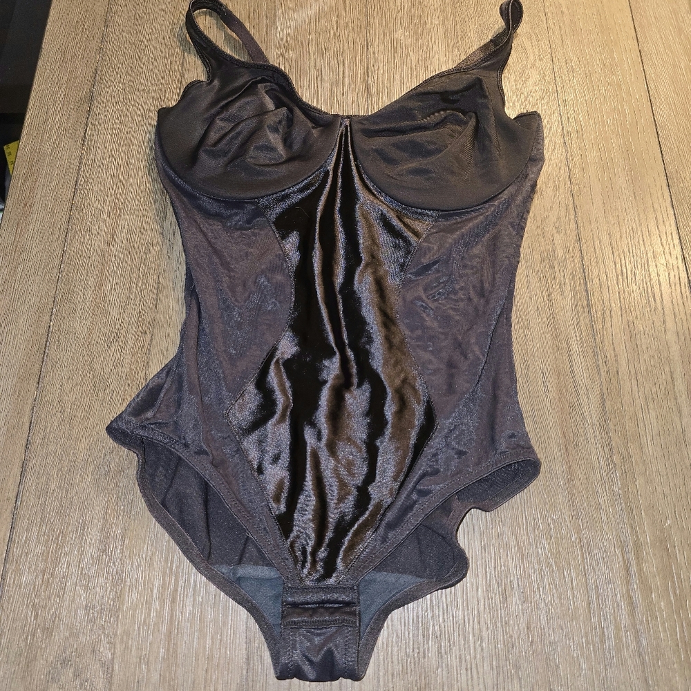 Flexess Sz. 36D Black One Piece Shapewear